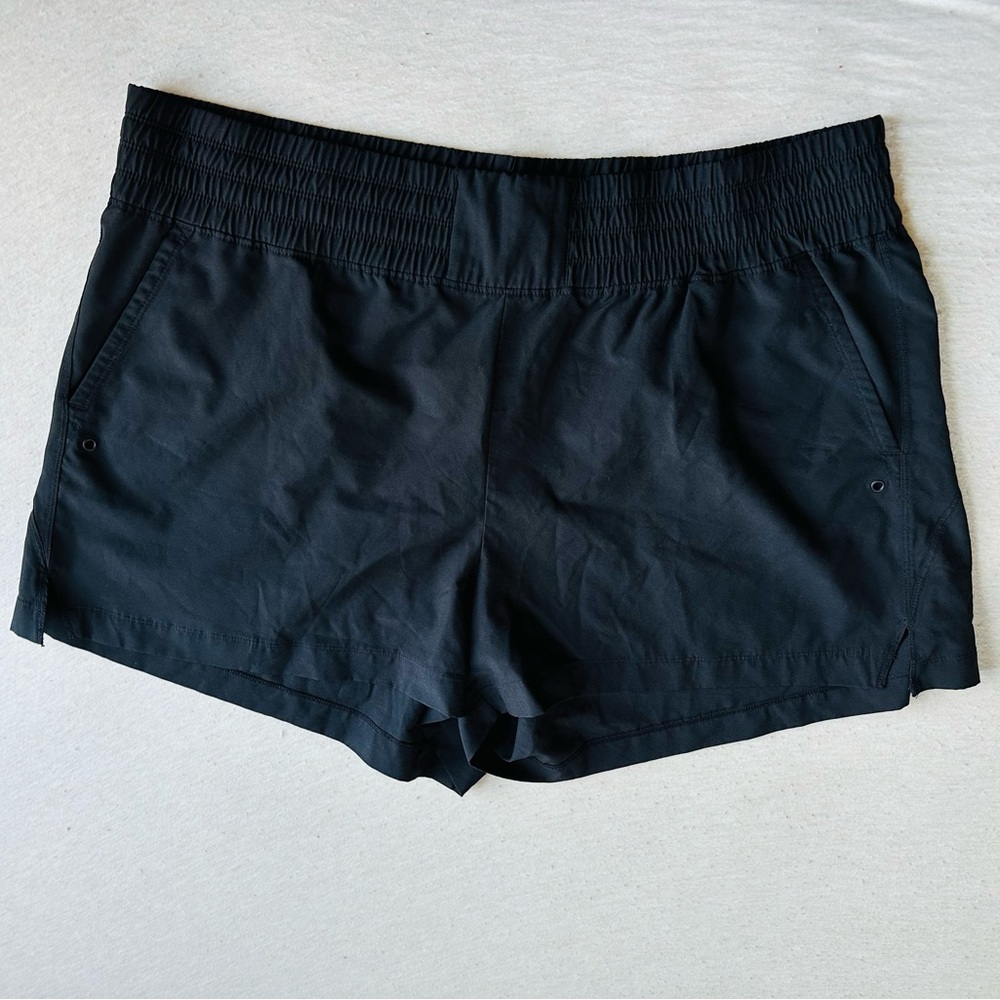 Old navy high waisted black shorts